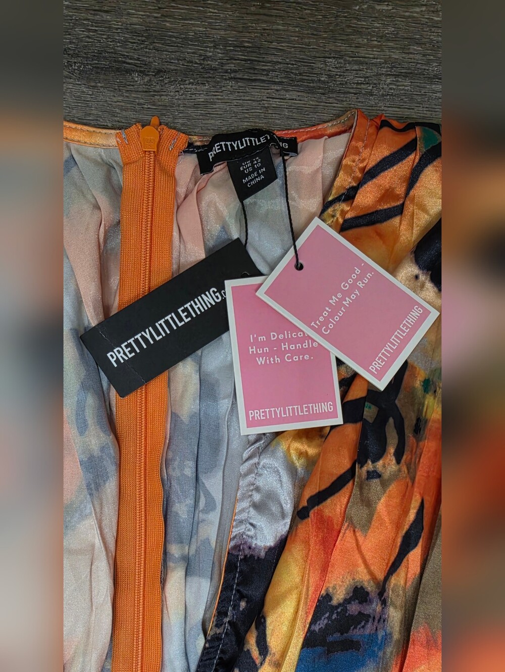 PrettyLittleThing Multicolored V-Neck Pleated Romper-Size 10 *NWT* - Picture 5 of 7